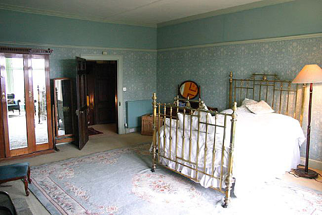 Beautiful Manor House with stunning views over the surrounding countryside. Approximately 45 miles from Central London