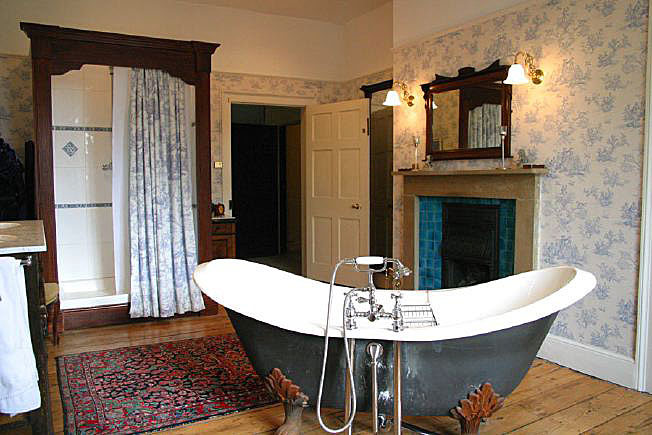 Beautiful Manor House with stunning views over the surrounding countryside. Approximately 45 miles from Central London