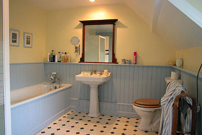 Beautiful Manor House with stunning views over the surrounding countryside. Approximately 45 miles from Central London