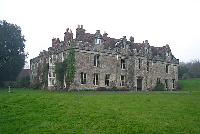Beautiful Manor House with stunning views over the surrounding countryside. Approximately 45 miles from Central London