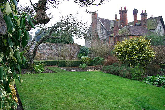 Beautiful Manor House with stunning views over the surrounding countryside. Approximately 45 miles from Central London