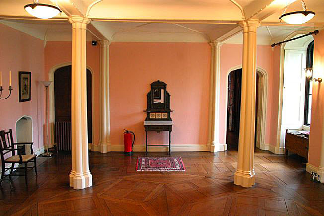 Beautiful Manor House with stunning views over the surrounding countryside. Approximately 45 miles from Central London