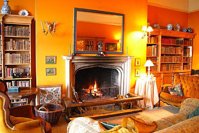 Beautiful Manor House with stunning views over the surrounding countryside. Approximately 45 miles from Central London