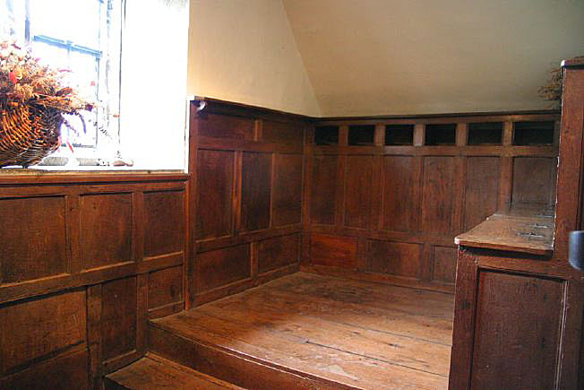 Beautiful Manor House with stunning views over the surrounding countryside. Approximately 45 miles from Central London