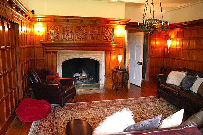 Beautiful Manor House with stunning views over the surrounding countryside. Approximately 45 miles from Central London
