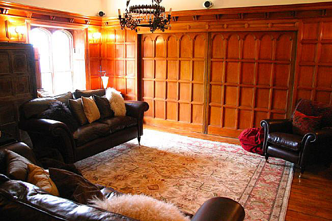 Beautiful Manor House with stunning views over the surrounding countryside. Approximately 45 miles from Central London