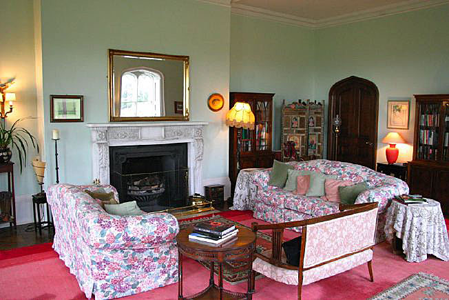 Beautiful Manor House with stunning views over the surrounding countryside. Approximately 45 miles from Central London