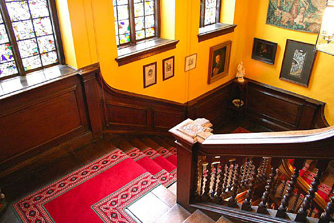 Beautiful Manor House with stunning views over the surrounding countryside. Approximately 45 miles from Central London