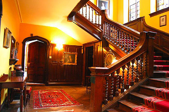 Beautiful Manor House with stunning views over the surrounding countryside. Approximately 45 miles from Central London