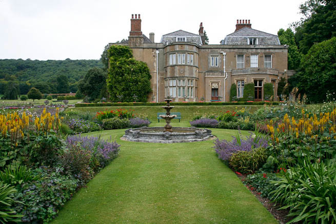 Large grounds on historic country estate, parts of which date back to mid-sixteenth century. NOTE: Noise from nearby main road
