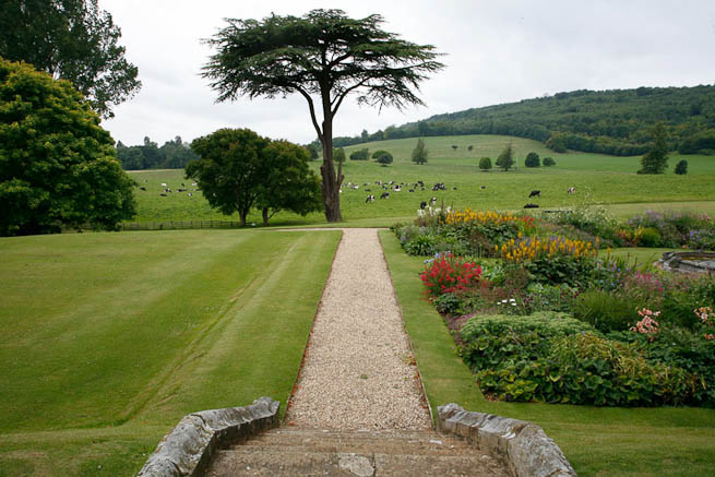 Large grounds on historic country estate, parts of which date back to mid-sixteenth century. NOTE: Noise from nearby main road