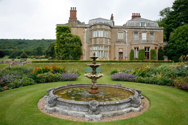 Large grounds on historic country estate, parts of which date back to mid-sixteenth century. NOTE: Noise from nearby main road