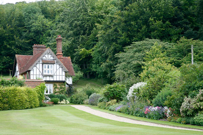 Large grounds on historic country estate, parts of which date back to mid-sixteenth century. NOTE: Noise from nearby main road