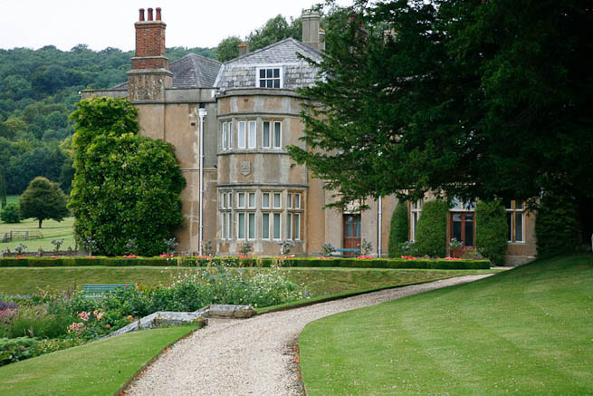 Large grounds on historic country estate, parts of which date back to mid-sixteenth century. NOTE: Noise from nearby main road