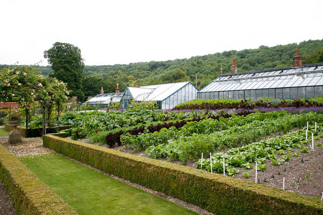 Walled garden in a historic country estate. NOTE: Noise from nearby main road.
