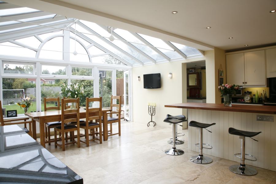 Fantastic kitchen with a breakfast bar/island Location Partnership