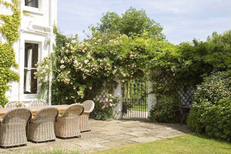 Late Manor house set in formal gardens Location Partnership