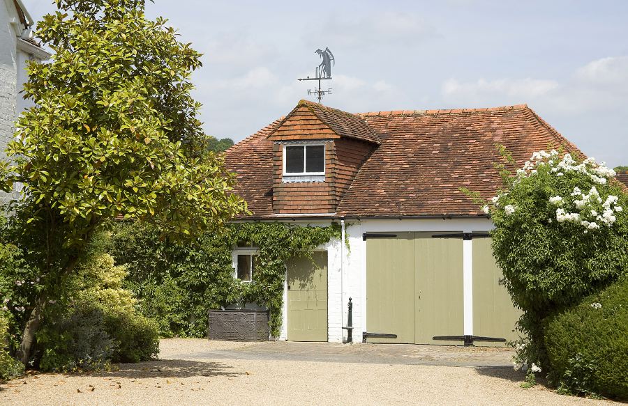 Late Manor house set in formal gardens Location Partnership