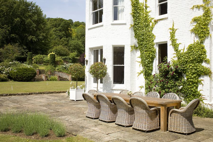 Late Manor house set in formal gardens Location Partnership